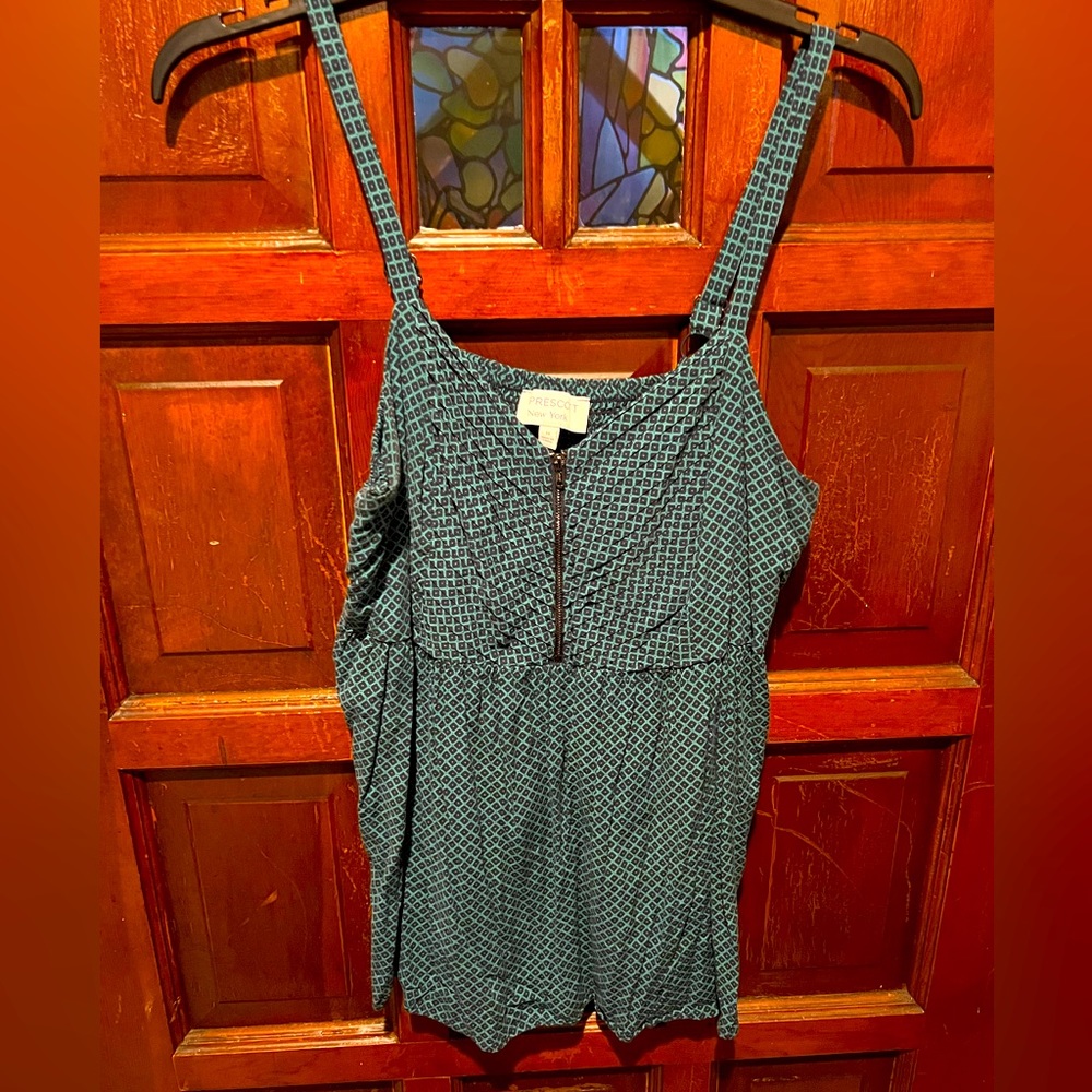 Prescott New York green tank with geometric design